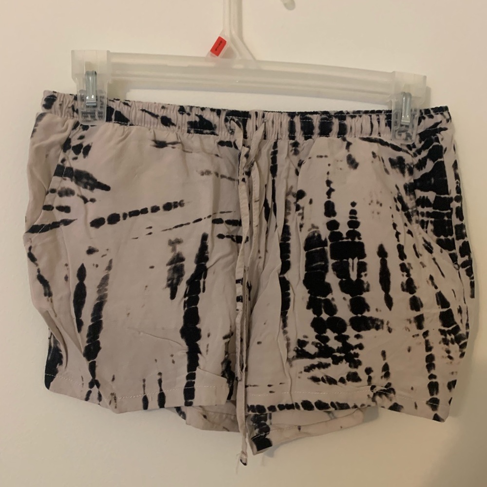 Printed shorts. Size small